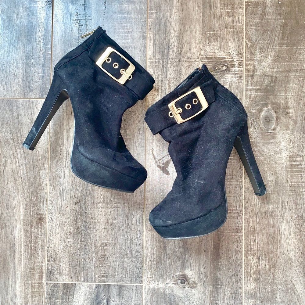 Aldo black platform ankle booties size 8